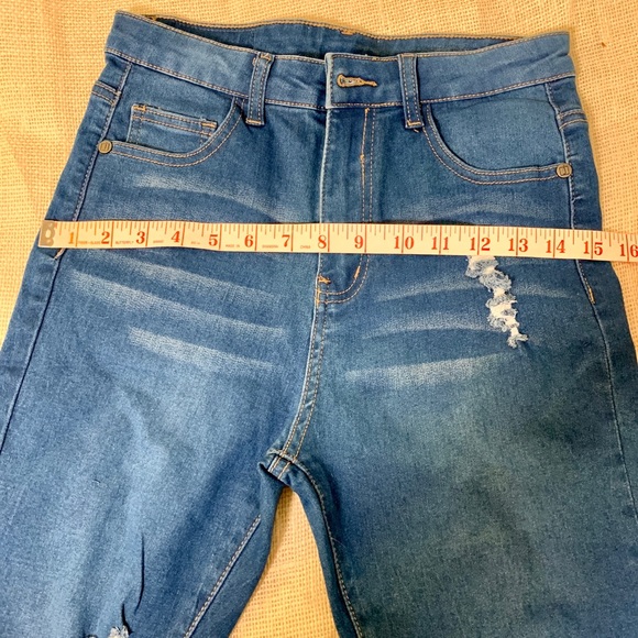 Jeggology Capri length distressed Jeggings, NWOT - Picture 8 of 8